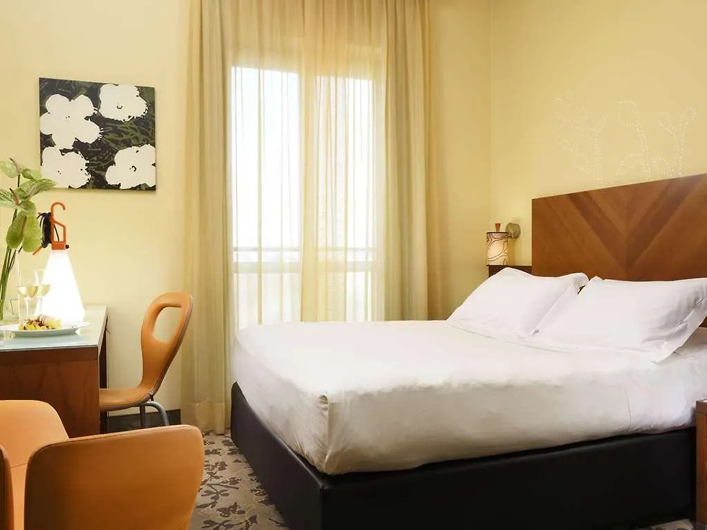 Una Hotels Mediterraneo Milano 4*, Milan