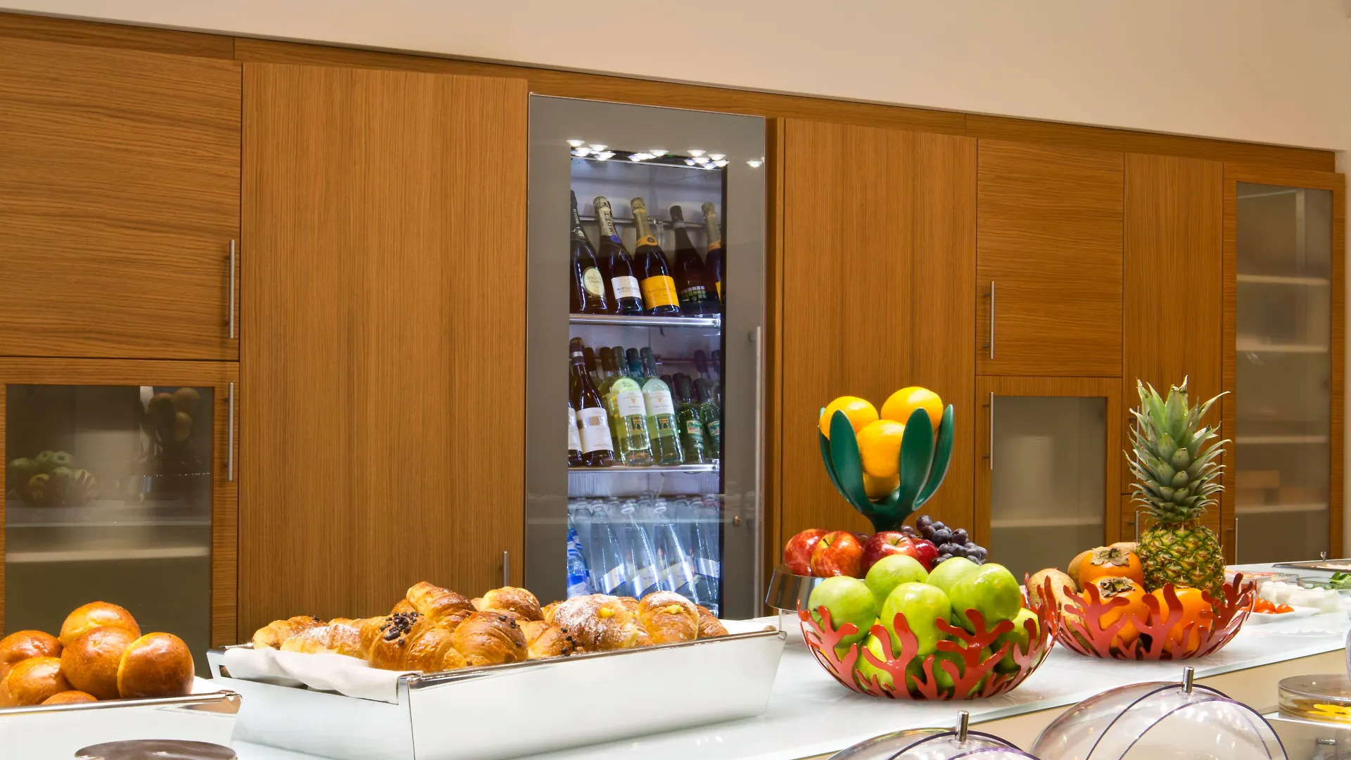 Una Hotels Mediterraneo Milano 4*, Milan