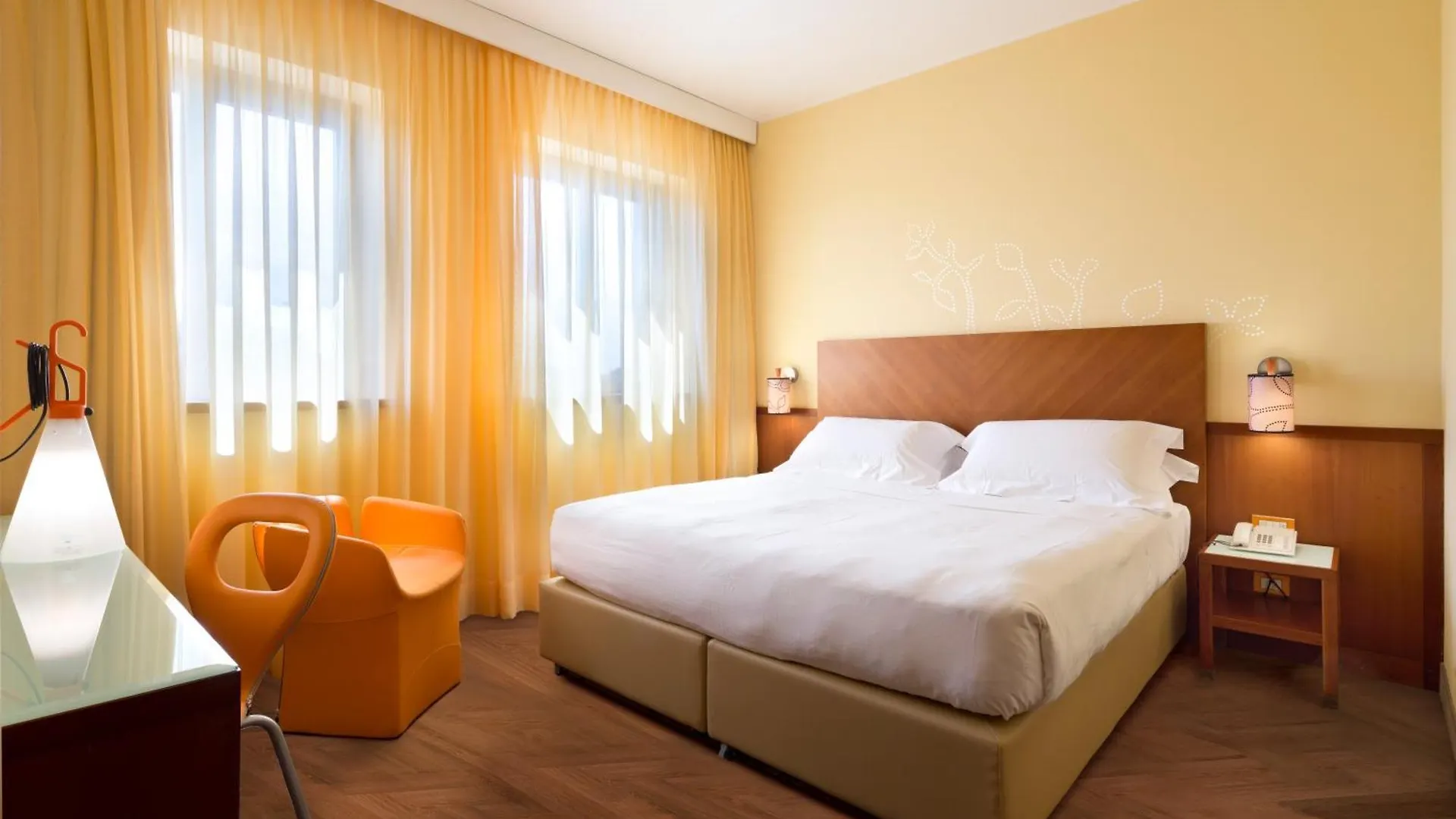 Una Hotels Mediterraneo Milano 4*, Milan Italy