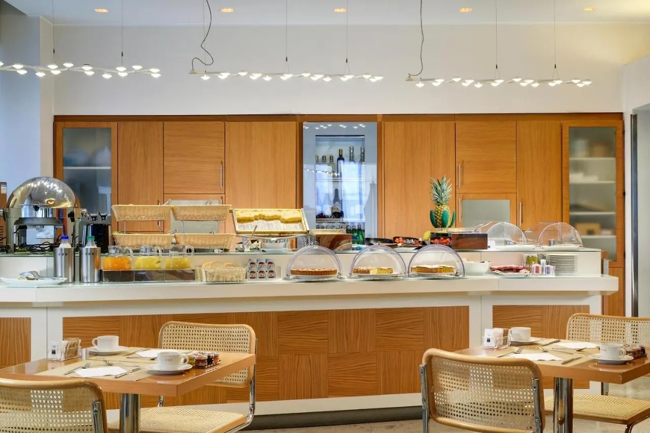 Una Hotels Mediterraneo Milano 4*, Milan Italy